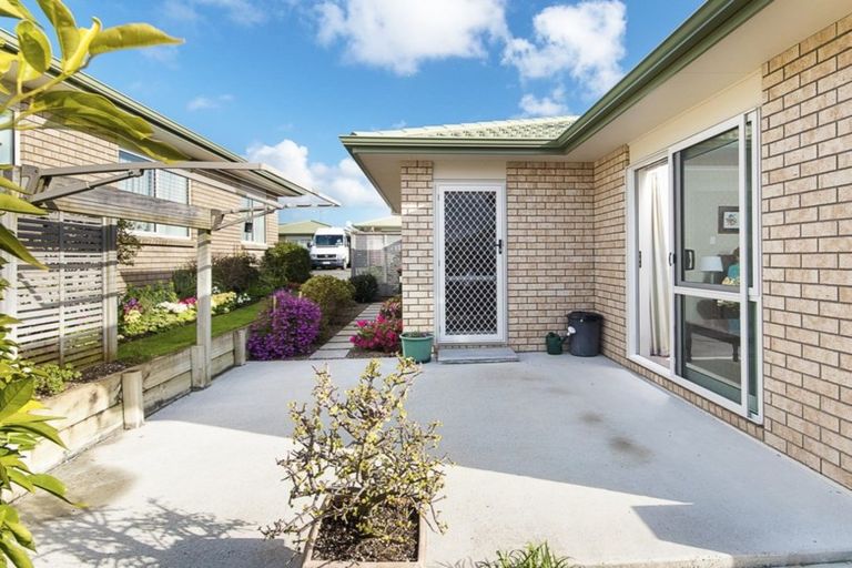 Photo of property in 4/8 Village Place, Tuakau, 2121