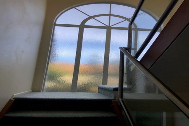 Photo of property in 4 Portal Place, Murrays Bay, Auckland, 0630