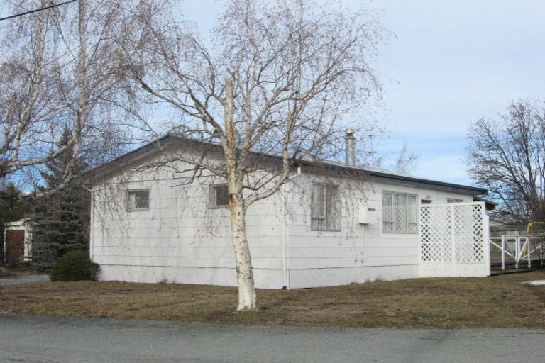 Photo of property in 13 Cass Crescent, Twizel, 7901