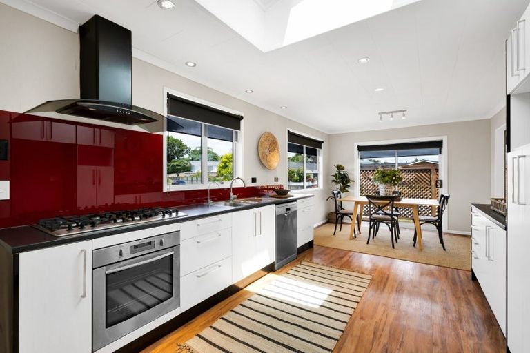 Photo of property in 147 Govett Avenue, Frankleigh Park, New Plymouth, 4310