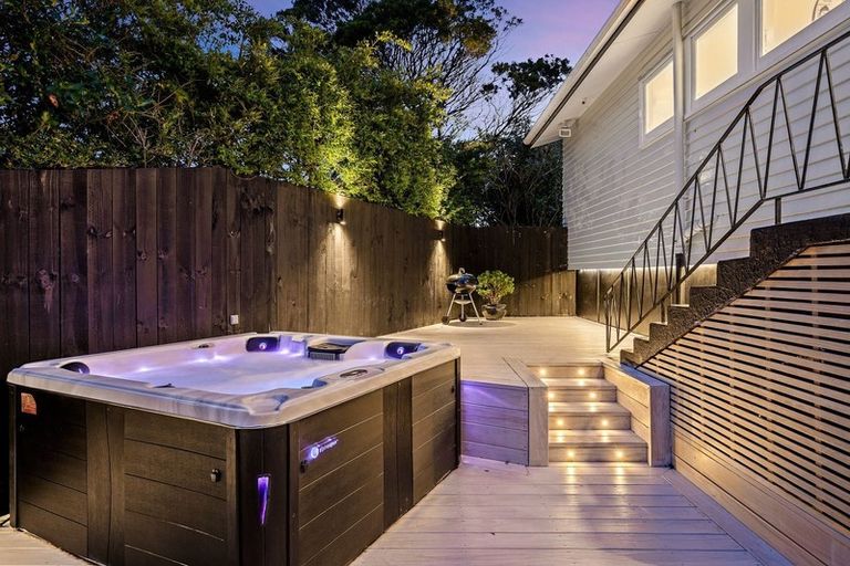 Photo of property in 36 Universal Drive, Henderson, Auckland, 0610