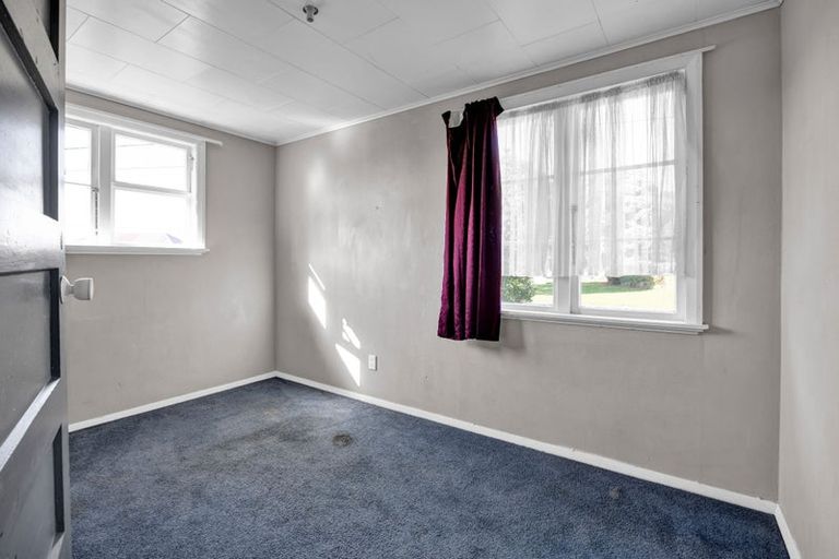 Photo of property in 2 Waihi Road, Hawera, 4610