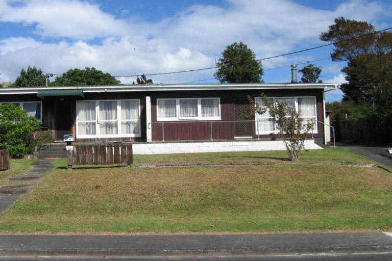 Photo of property in 1/58 Cliff View Drive, Green Bay, Auckland, 0604