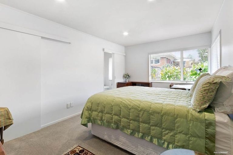 Photo of property in 1/19 Driscoll Place, Farm Cove, Auckland, 2010