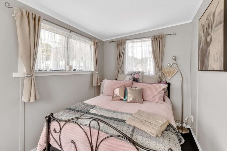 Photo of property in 9c Milne Street, Hunterville, 4730