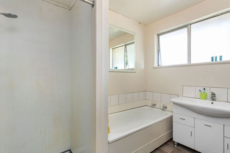 Photo of property in 1/166 Avonhead Road, Avonhead, Christchurch, 8042