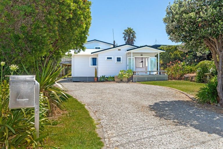 Photo of property in 4 Lysnar Street, Okitu, Gisborne, 4010