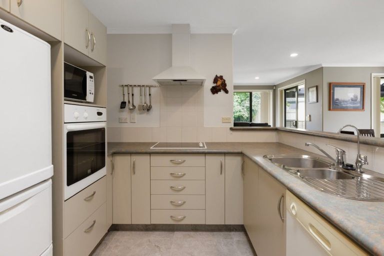 Photo of property in 2 Maara Close, Papamoa Beach, Papamoa, 3118