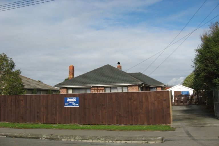 Photo of property in 153 Langdons Road, Northcote, Christchurch, 8052