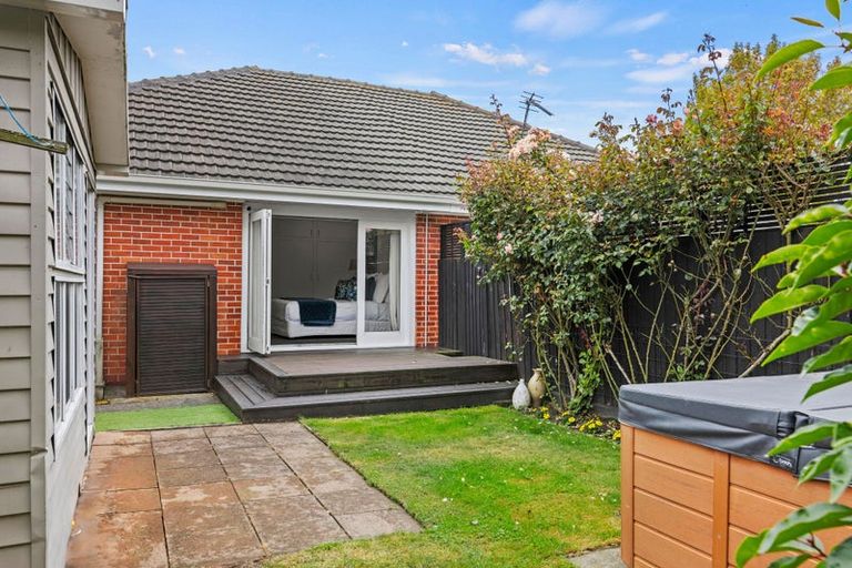 Photo of property in 2/110 Leinster Road, Merivale, Christchurch, 8014