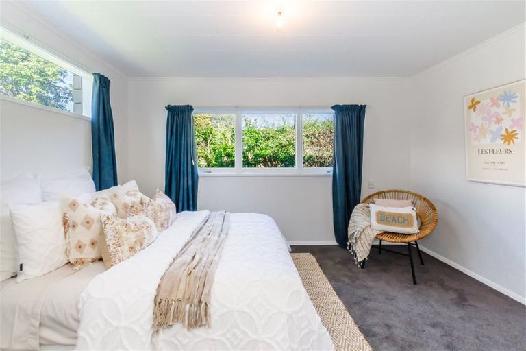 Photo of property in 72a Seaview Road, Paraparaumu Beach, Paraparaumu, 5032