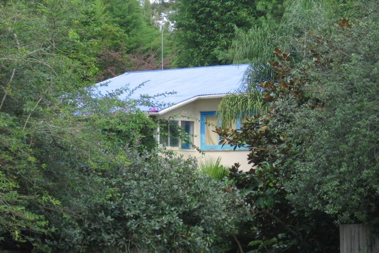 Photo of property in 56 Atkinson Road, Titirangi, Auckland, 0604