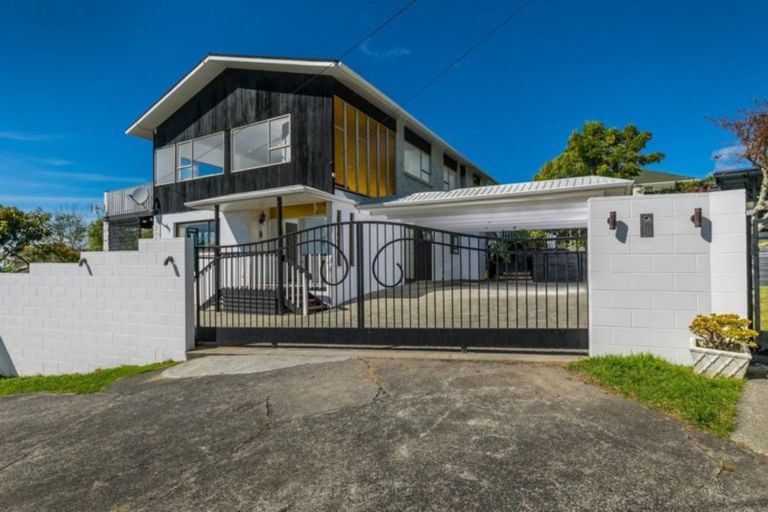 Photo of property in 44 Kowhai Road, Campbells Bay, Auckland, 0630