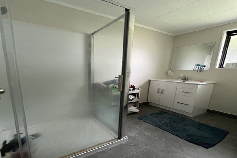 Photo of property in 2/4 Calvert Street, Papakura, 2110