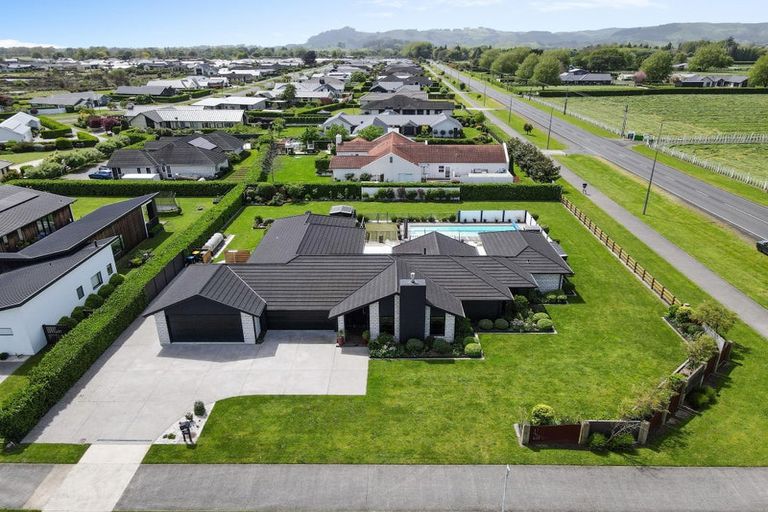 Photo of property in 2 Alan Livingston Drive, Cambridge, 3434