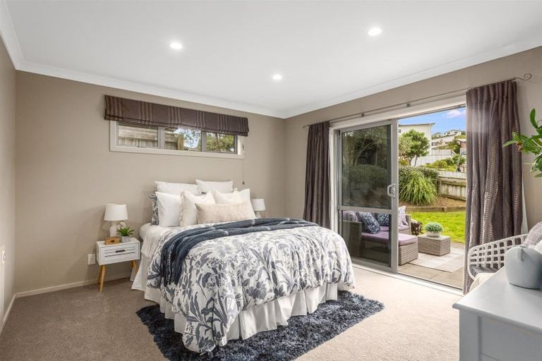 Photo of property in 5 Fiordland Place, Aotea, Porirua, 5024