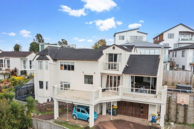 Photo of property in 495a East Coast Road, Murrays Bay, Auckland, 0630