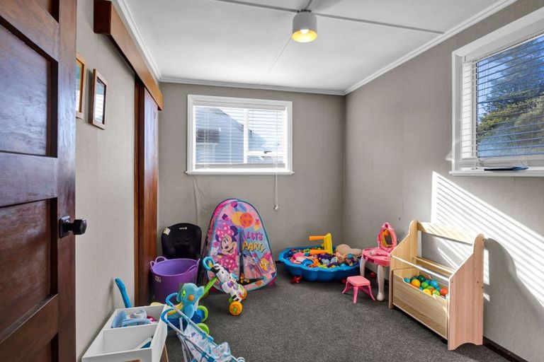 Photo of property in 16 Hadfield Street, Patea, 4520