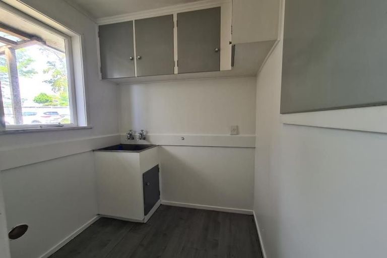 Photo of property in 10 Weatherly Road, Torbay, Auckland, 0630