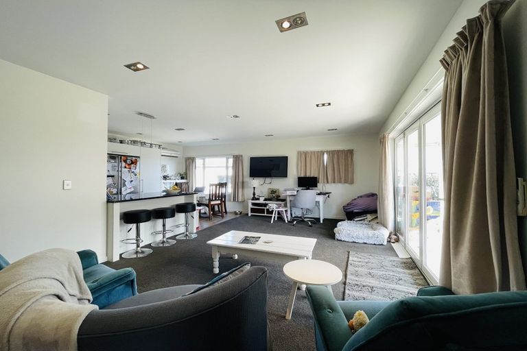 Photo of property in 272 Burwood Road, Burwood, Christchurch, 8083