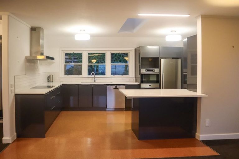 Photo of property in 116 Dyers Pass Road, Cashmere, Christchurch, 8022