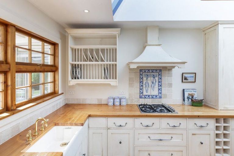 Photo of property in 48 Memorial Avenue, Ilam, Christchurch, 8053