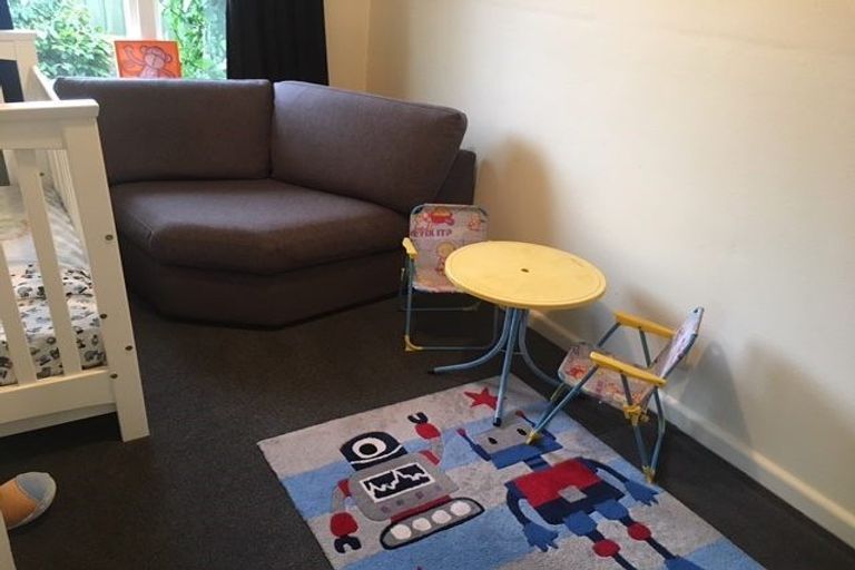 Photo of property in 2/11 Dunedin Street, Redwood, Christchurch, 8051