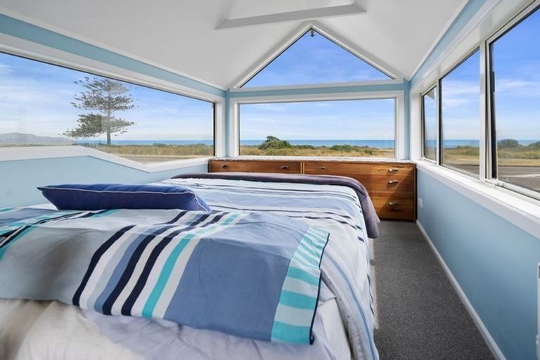 Photo of property in 92 Marine Parade, Otaki Beach, Otaki, 5512