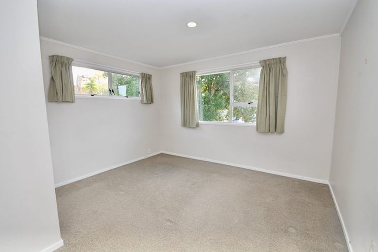 Photo of property in 50 Salamanca Road, Sunnynook, Auckland, 0620