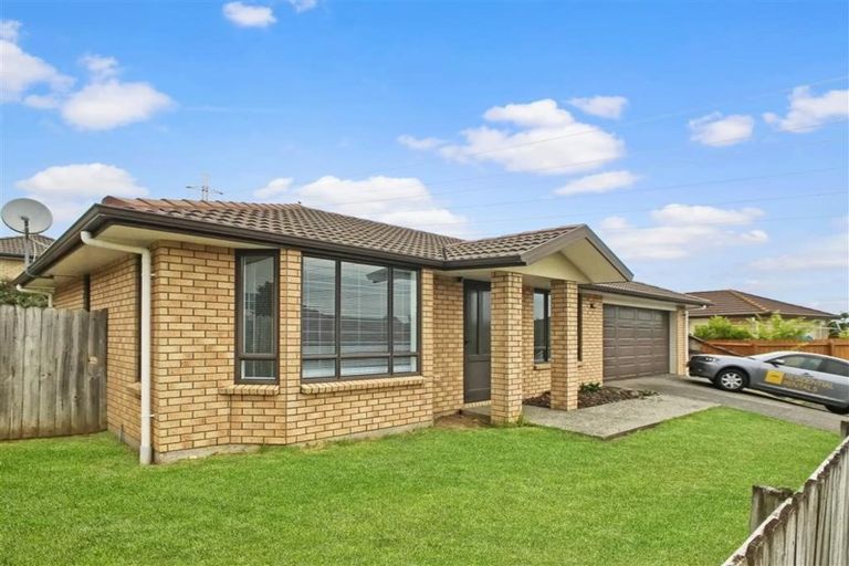 Photo of property in 10 Mt Lebanon Crescent, The Gardens, Auckland, 2105