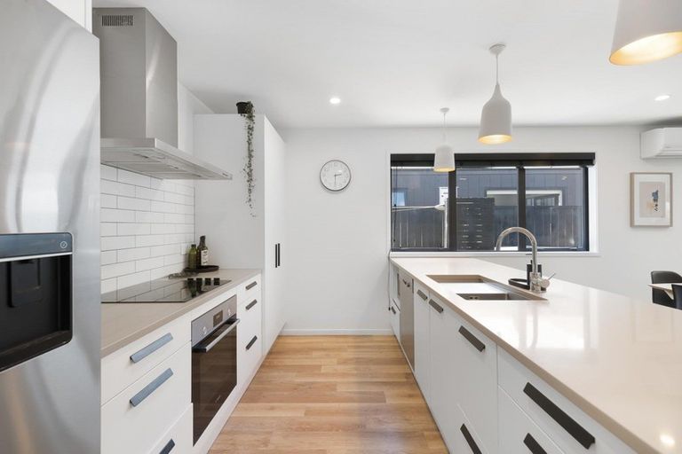 Photo of property in 17 Bale Road, Jacks Point, 9371