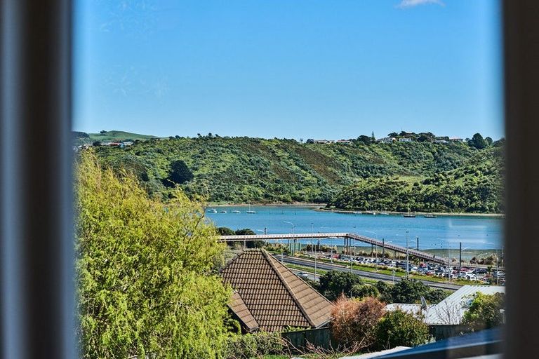 Photo of property in 8 Kiriwai Road, Paremata, Porirua, 5024