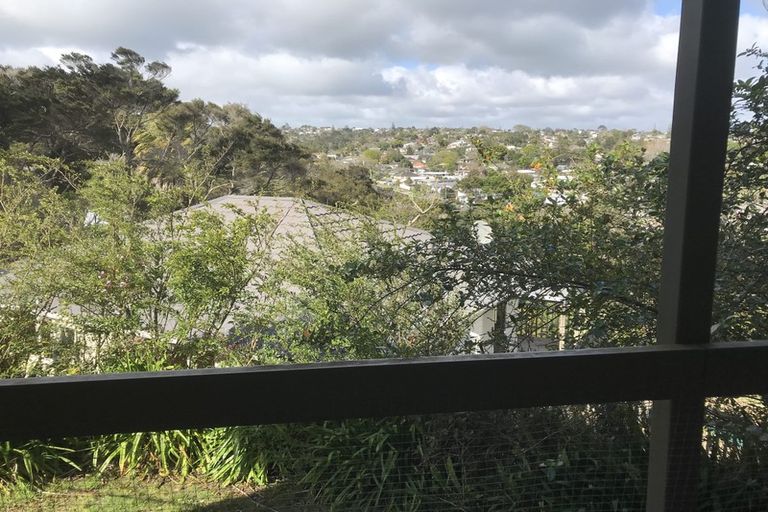 Photo of property in 38 Tree View Avenue, Glenfield, Auckland, 0629