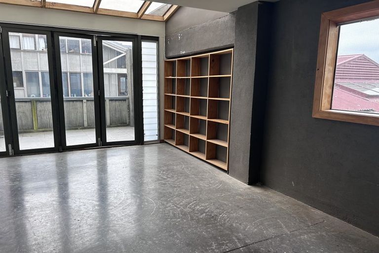 Photo of property in 242/21 Left Bank, Te Aro, Wellington, 6011