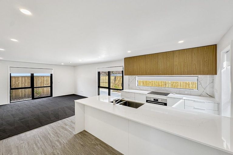 Photo of property in 2/27a Wilford Street, Wallaceville, Upper Hutt, 5018