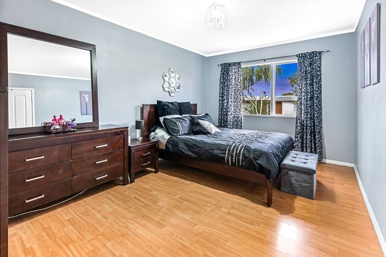Photo of property in 36 Hartley Terrace, Massey, Auckland, 0614