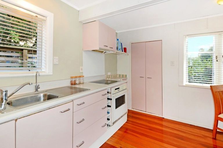 Photo of property in 1/30 Cresta Avenue, Beach Haven, Auckland, 0626