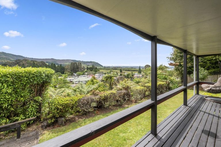Photo of property in 7 Rika Place, Kawaha Point, Rotorua, 3010