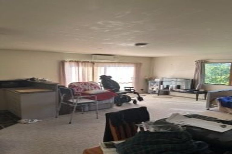 Photo of property in 31 Copplestone Place, New Lynn, Auckland, 0600