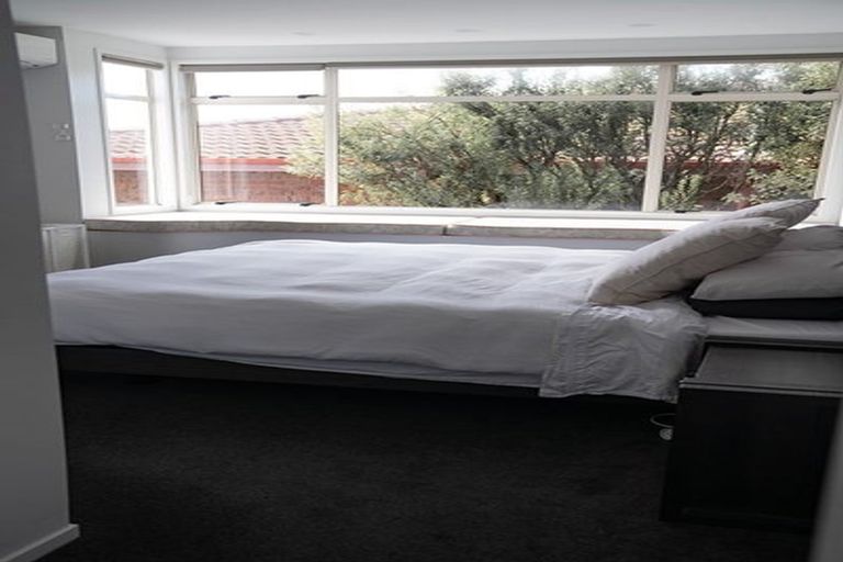 Photo of property in 1/2 Ocean View Road, Milford, Auckland, 0620