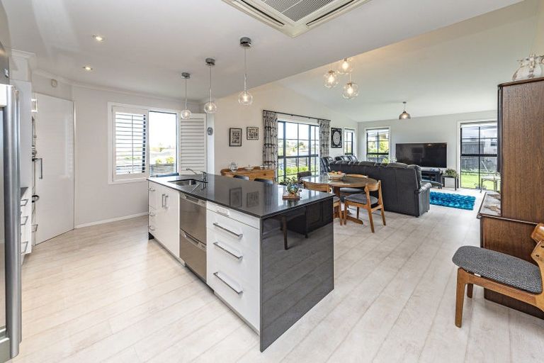 Photo of property in 8 Lithgow Drive, Otamatea, Whanganui, 4500