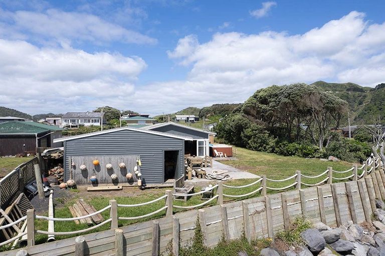 Photo of property in 8 Point Road, Mokau, 4376