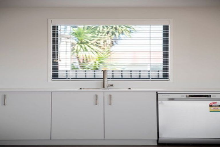 Photo of property in 2/590 Gloucester Street, Linwood, Christchurch, 8011