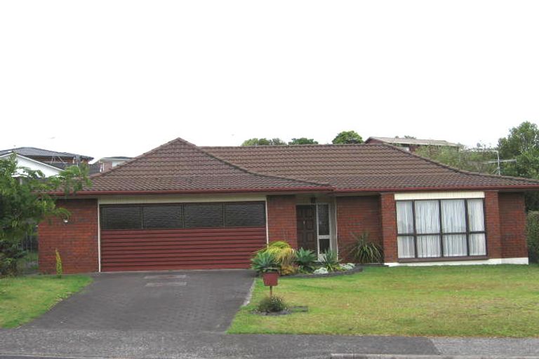 Photo of property in 72 Manhattan Heights, Glendene, Auckland, 0602