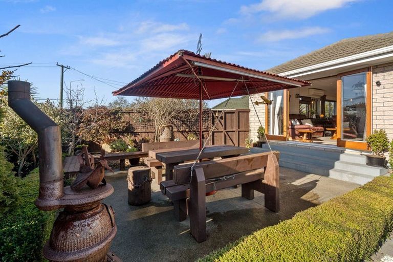 Photo of property in 305 Lake Terrace Road, Shirley, Christchurch, 8061