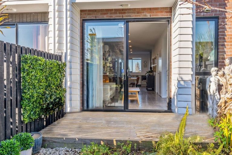 Photo of property in 61 Te Aparangi Road, Papakura, 2110