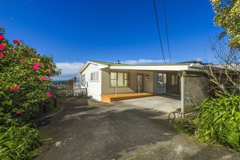 Photo of property in 76 Manuka Road, Glenfield, Auckland, 0629