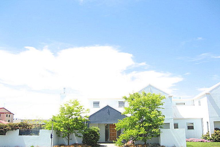 Photo of property in 20 Aston Drive, Waimairi Beach, Christchurch, 8083