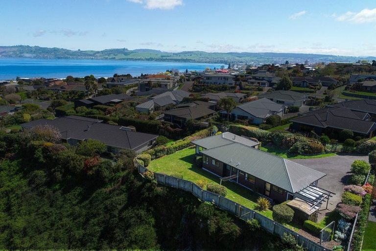 Photo of property in 79 Harvey Street, Waipahihi, Taupo, 3330