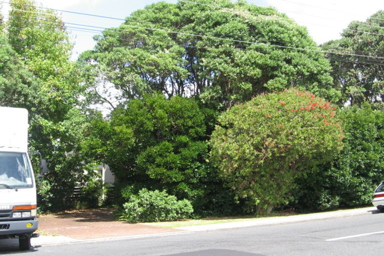 Photo of property in 27a Castor Bay Road, Castor Bay, Auckland, 0620